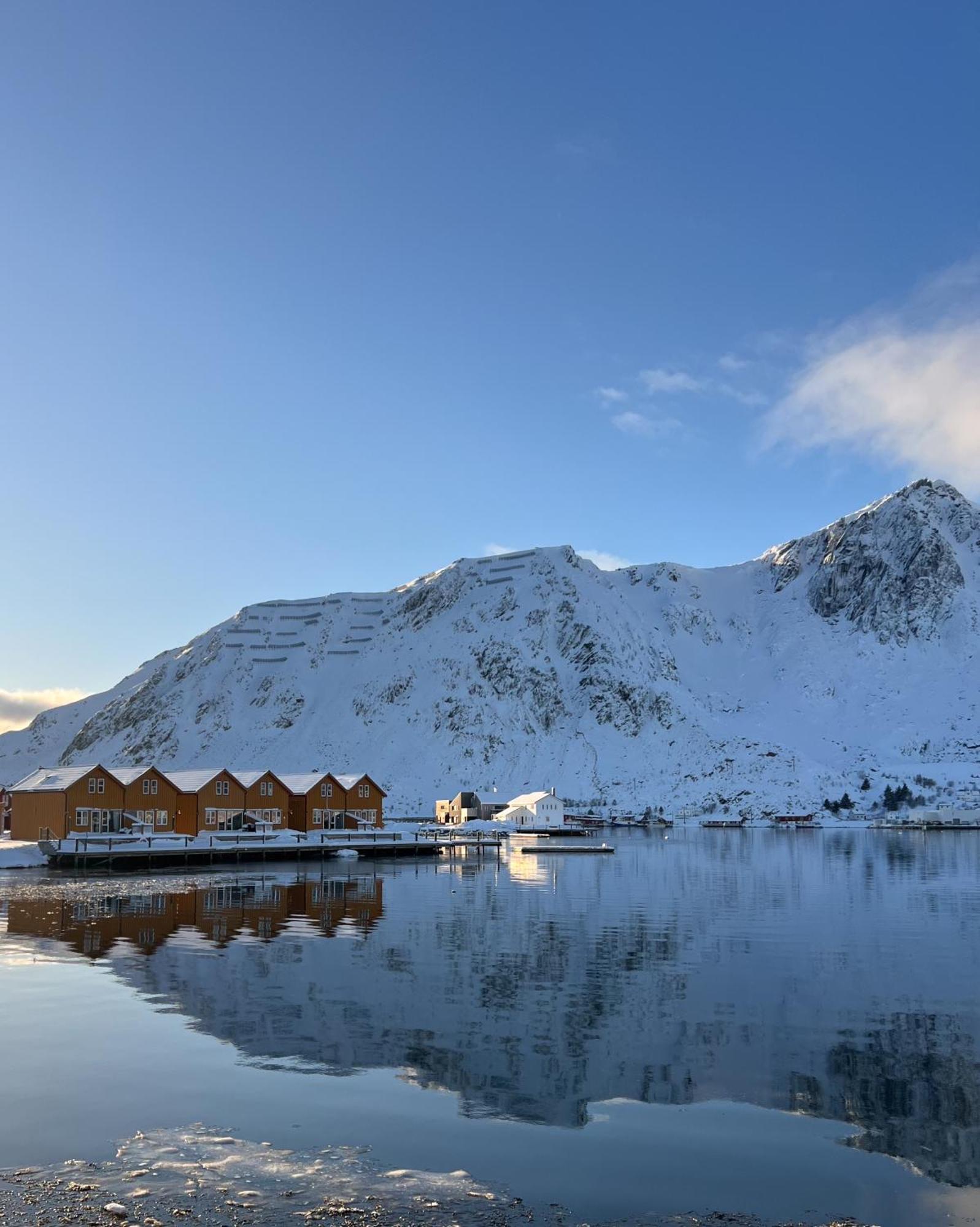 Charming Waterfront Cabin In Ballstad, Lofoten Экстерьер фото